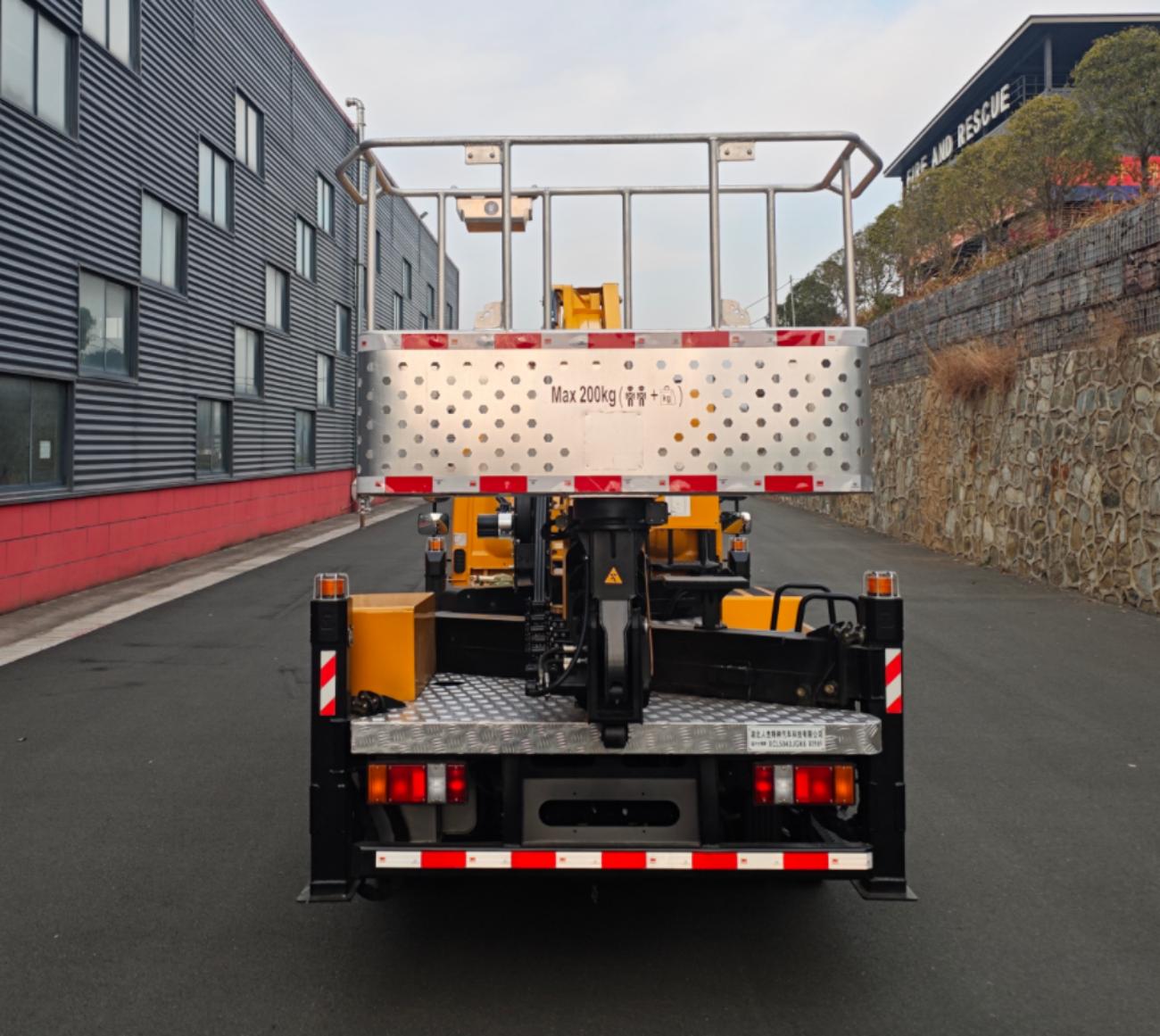 猛卡士特牌XCL5043JGK6高空作業(yè)車公告圖片