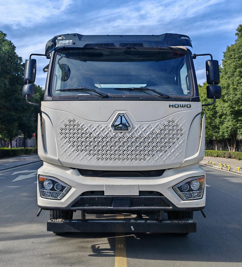 布隆牌LLL5250GPSZZ6綠化噴灑車(chē)公告圖片