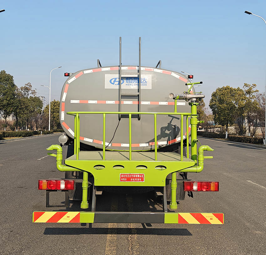 布隆牌LLL5250GPSZZ6綠化噴灑車(chē)公告圖片