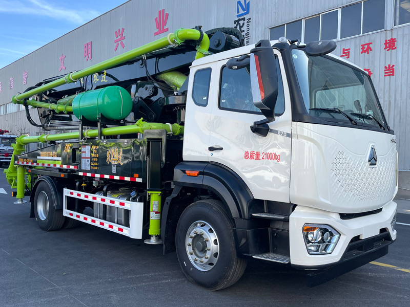 XNJ5210THB型混凝土泵車圖片