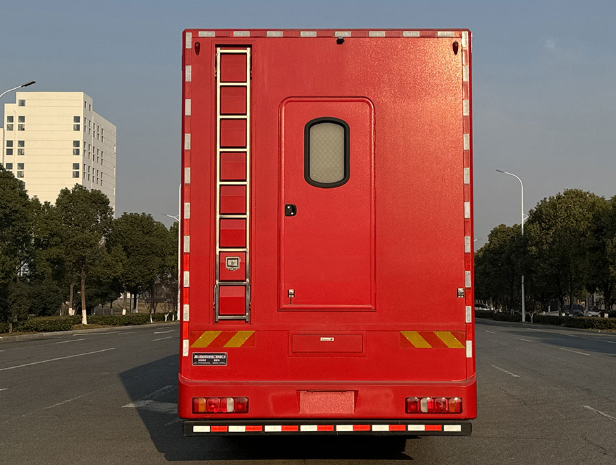 玉驍瓏牌YBH5160TSYZ6宿營(yíng)車公告圖片