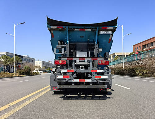 三一牌SYS5040ZZZSDBBEV純電動(dòng)自裝卸式垃圾車公告圖片