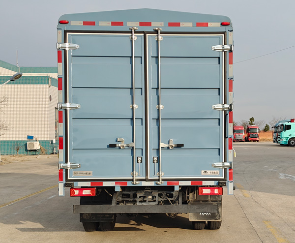 宇通牌ZKH5045CCYBEV255A純電動(dòng)倉(cāng)柵式運(yùn)輸車公告圖片