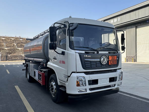 CSC5181GYYD6型運(yùn)油車(chē)圖片