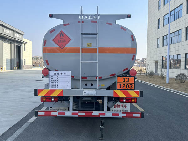 楚勝牌CSC5181GYYD6運(yùn)油車公告圖片