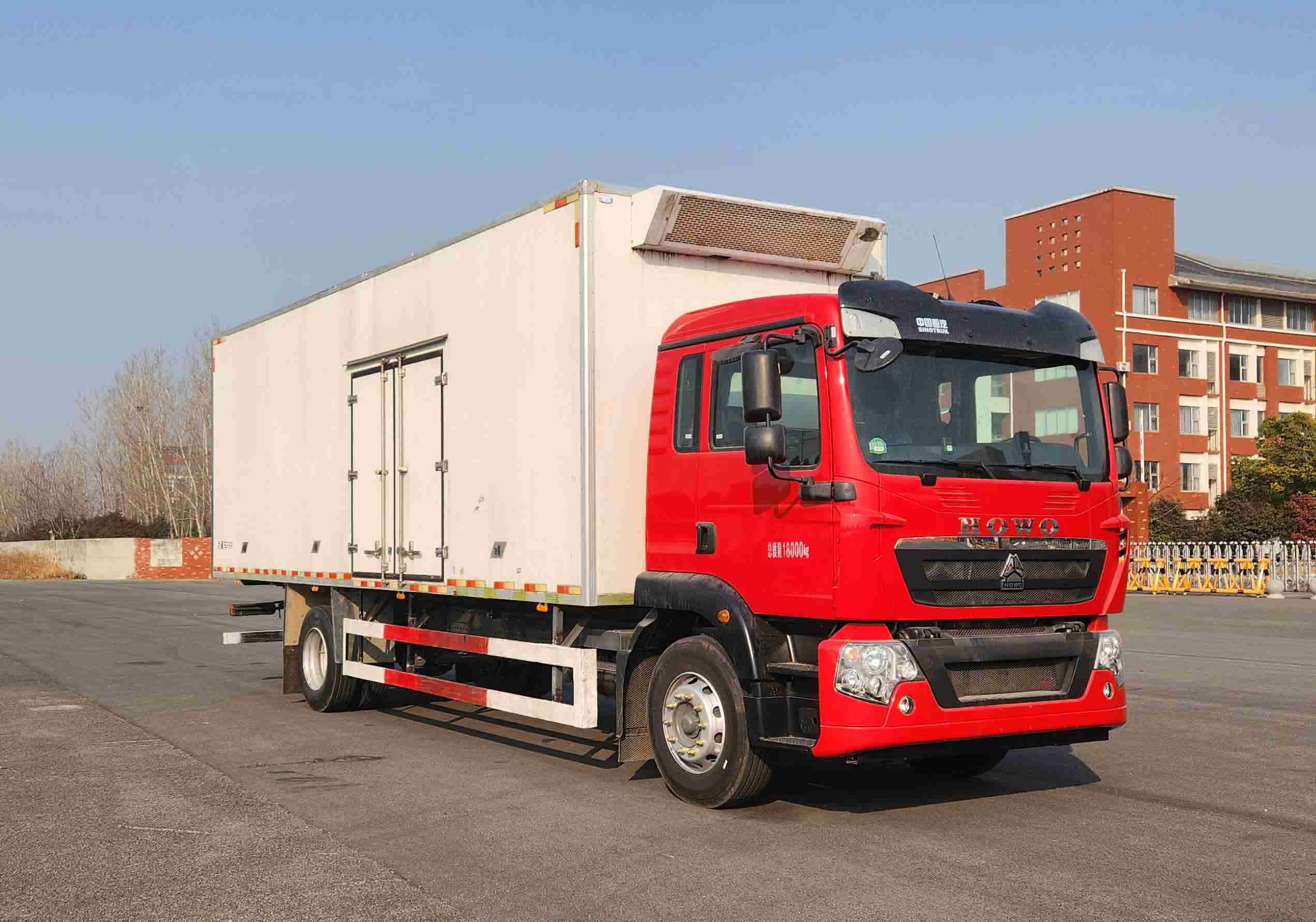 豪沃牌ZZ5187XLCK581DF1冷藏車公告圖片