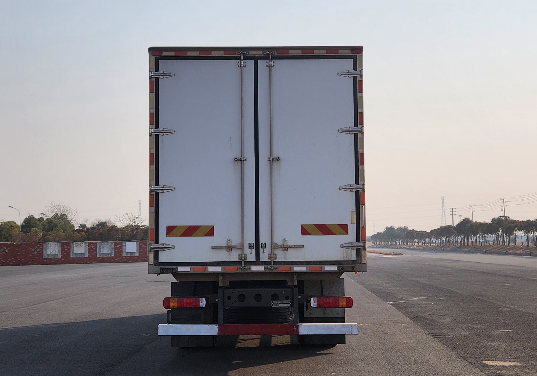 豪沃牌ZZ5187XLCK581DF1冷藏車公告圖片