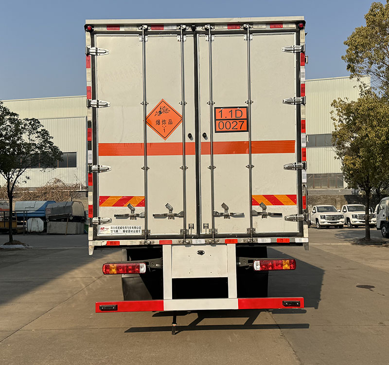 楚飛牌CLQ5180XQY6ZZ爆破器材運輸車公告圖片