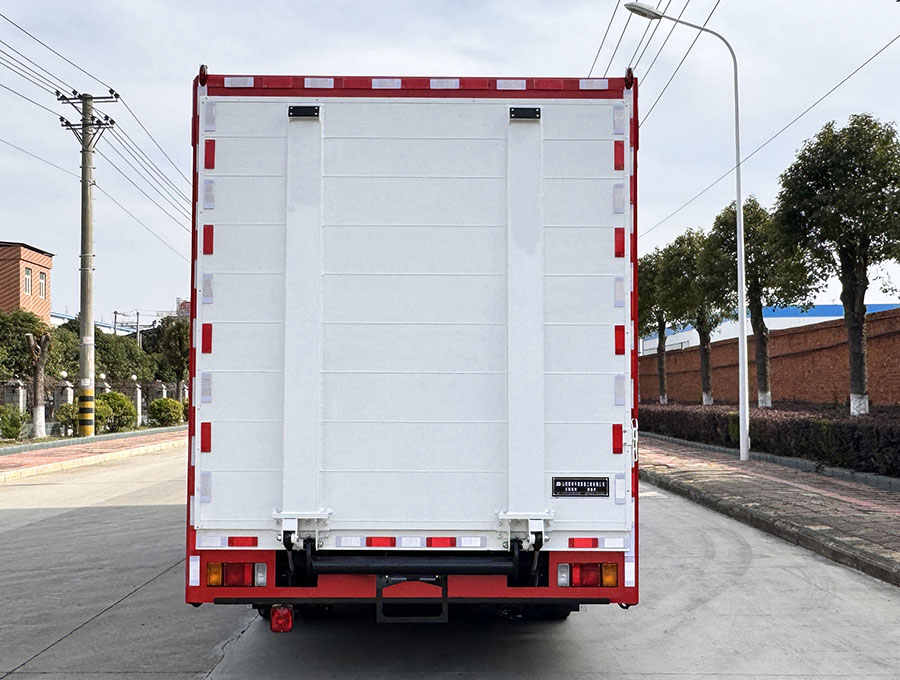 玉驍瓏牌YBH5100XZBQ6裝備車公告圖片