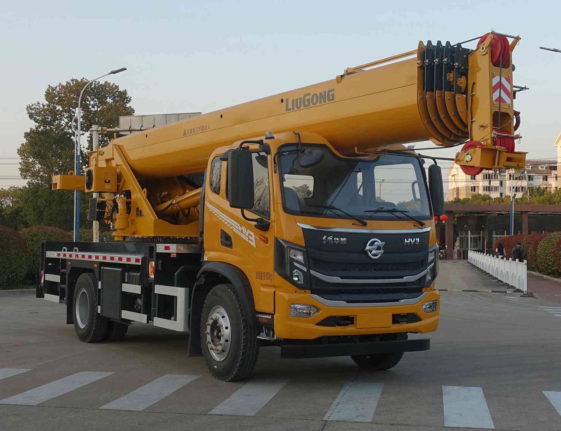 柳工牌CLG5180JQZ16汽車起重機