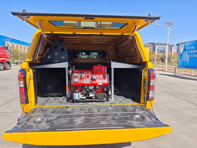 潤(rùn)泰牌RT5030TPSJ6大流量排水搶險(xiǎn)車公告圖片