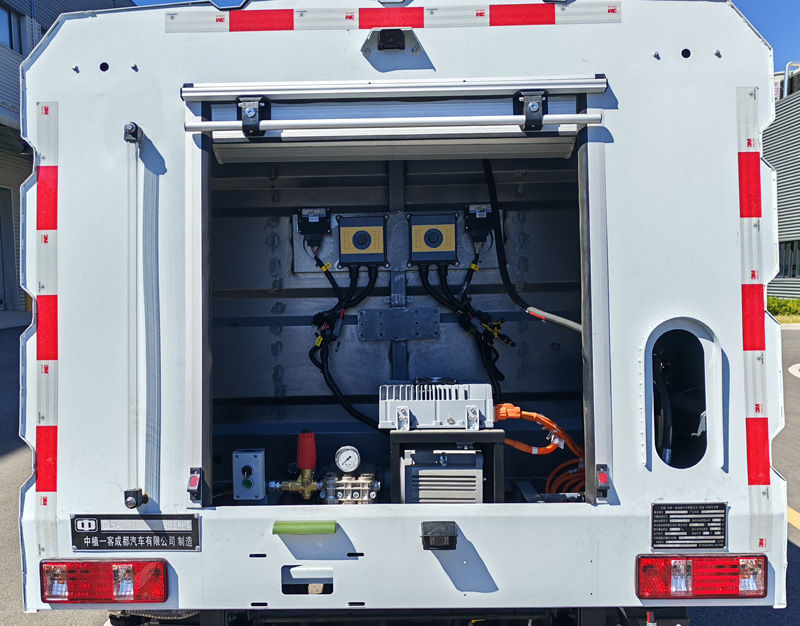 中植汽車(chē)牌CDL5040TYHCKSBEV純電動(dòng)路面養(yǎng)護(hù)車(chē)公告圖片