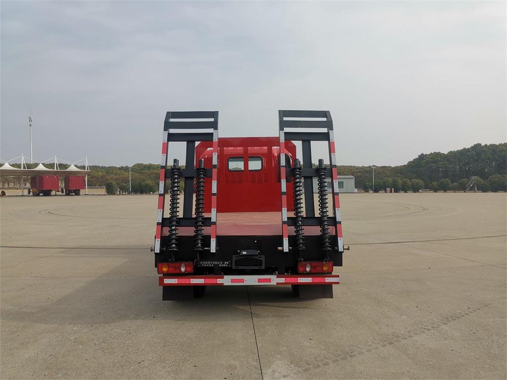 东风牌EQ5045TPBGSZ6D平板式货车公告图片