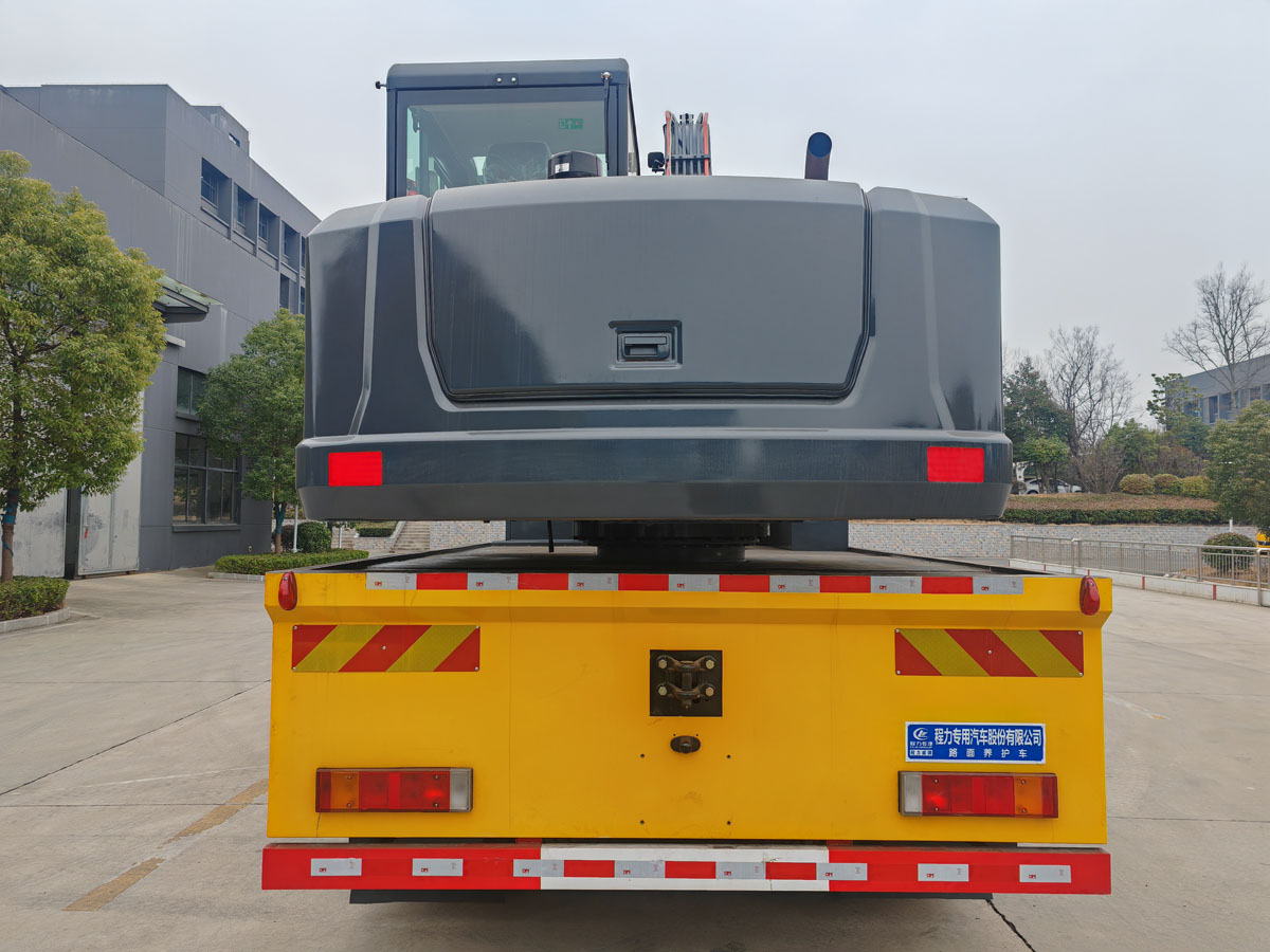 程力威牌CLW5170TYHAGC路面養(yǎng)護(hù)車公告圖片