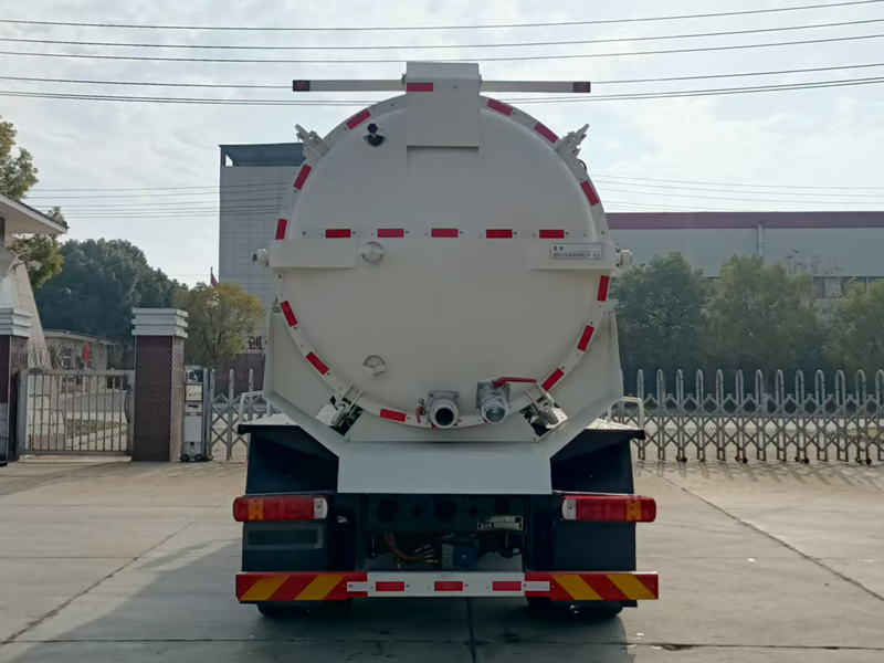 楚勝牌CSC5187GXWZBEV純電動吸污車公告圖片