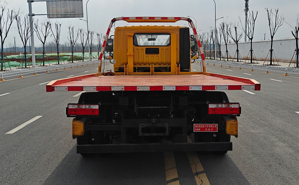 布隆牌LLL5041TQZEQ6清障車公告圖片