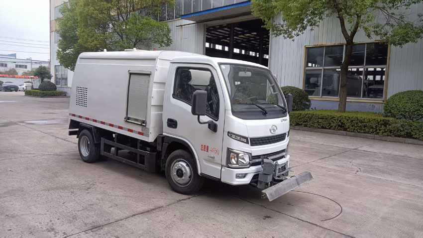 三聯(lián)牌YSY5041TYHBEV純電動路面養(yǎng)護(hù)車公告圖片