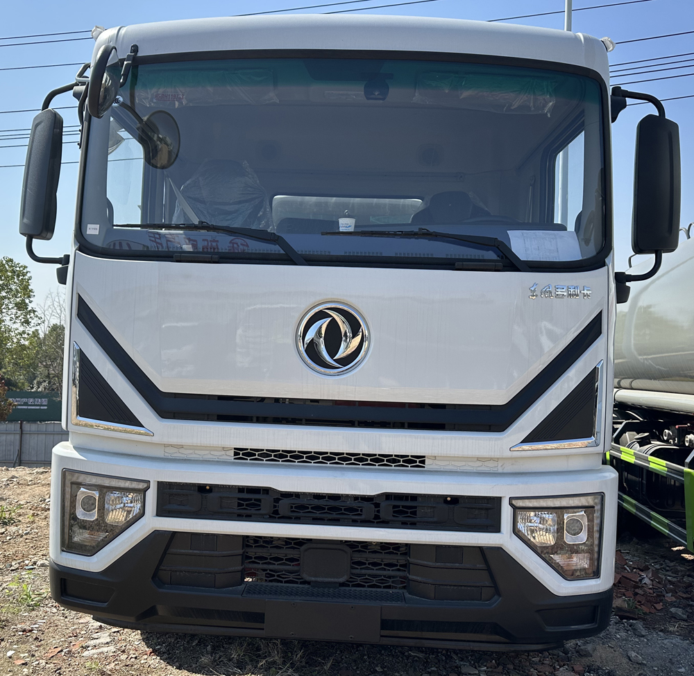 乘威牌LRT5180GPSE6綠化噴灑車公告圖片