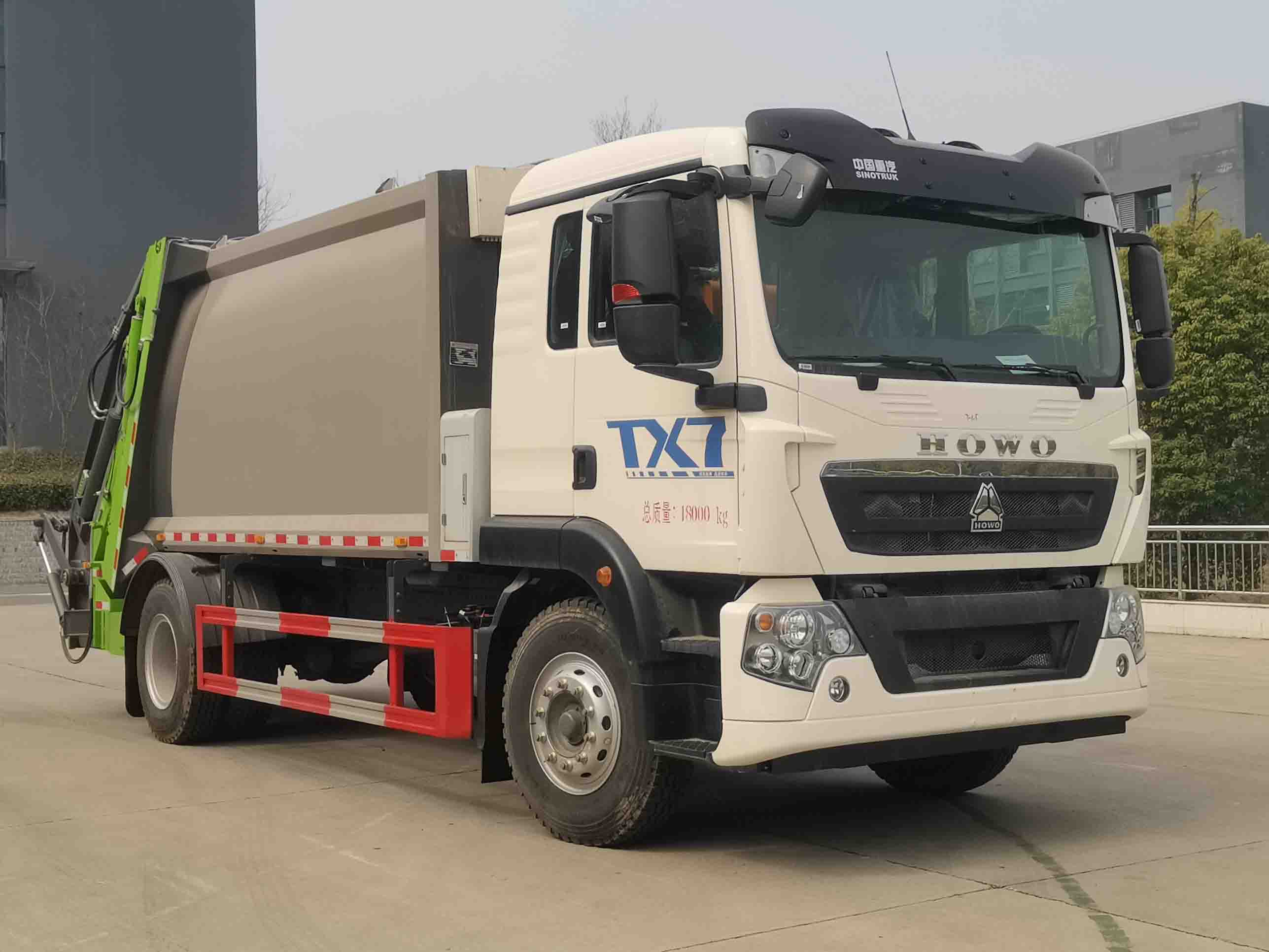 博利牌BLT5183ZYSZ6WL壓縮式垃圾車(chē)公告圖片