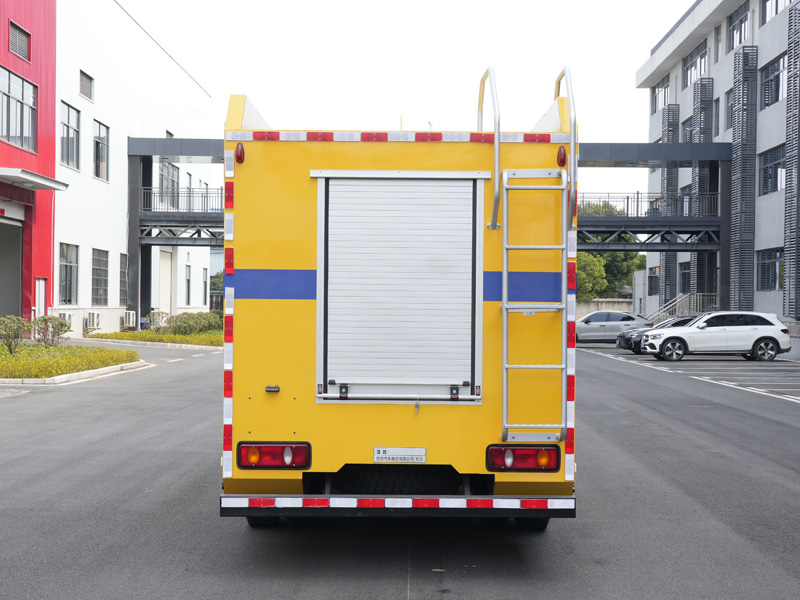 楚勝牌CSC5080XXHDF6救險(xiǎn)車公告圖片