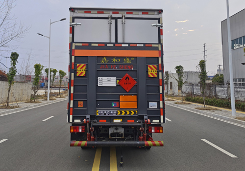 匯力威牌VVV5047XRQZZ6易燃?xì)怏w廂式運(yùn)輸車(chē)公告圖片