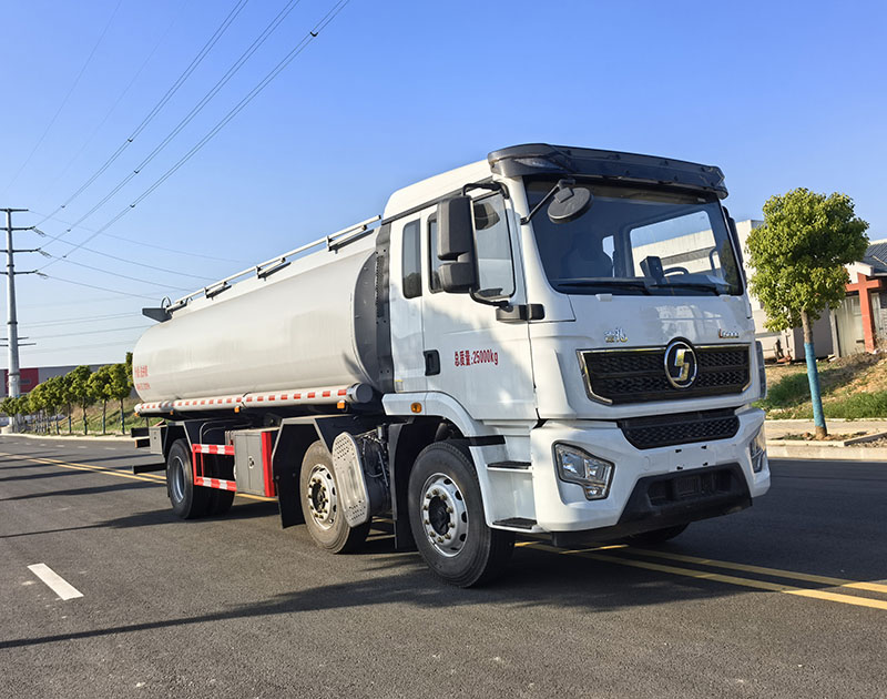 榮駿達(dá)牌HHX5250GPGL6普通液體運(yùn)輸車公告圖片