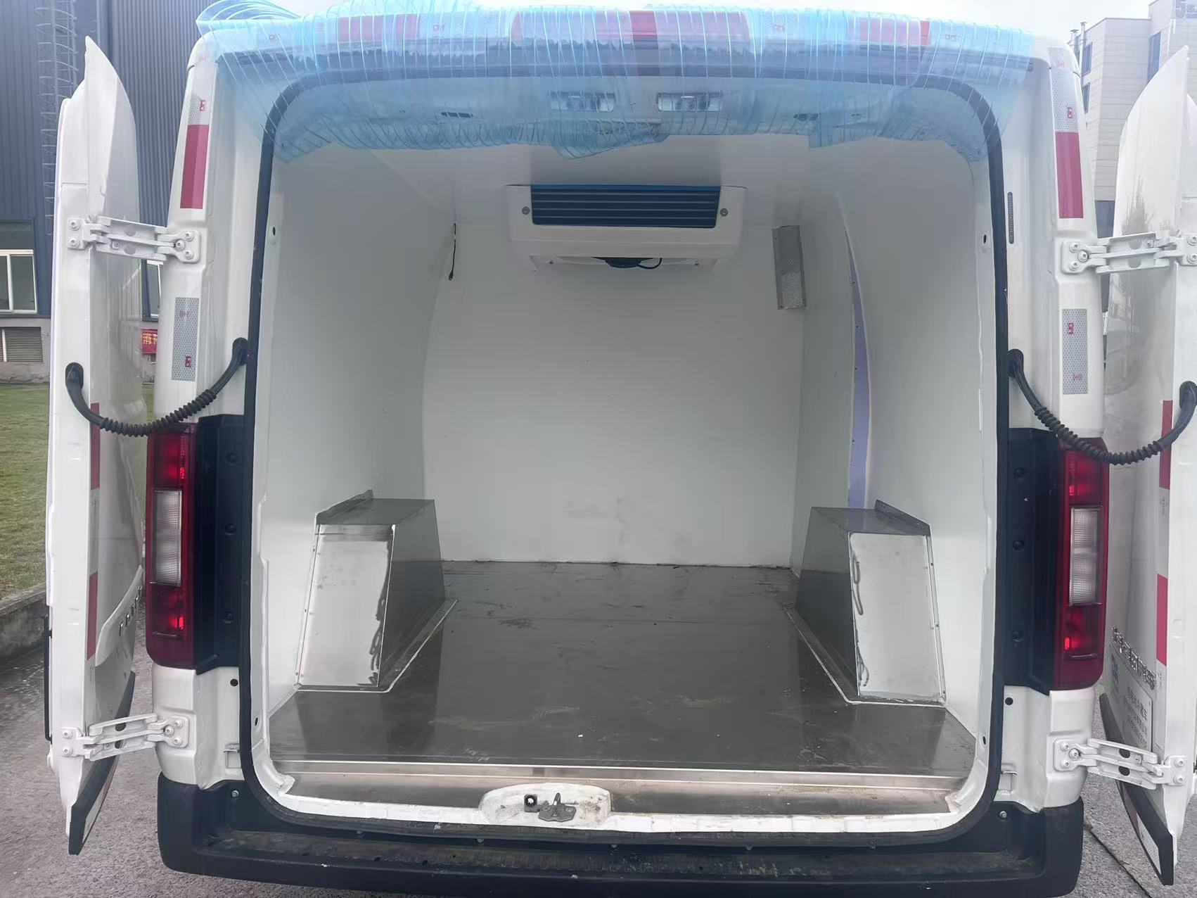 中壹迪牌DKV5030XLCEV1F純電動(dòng)冷藏車公告圖片