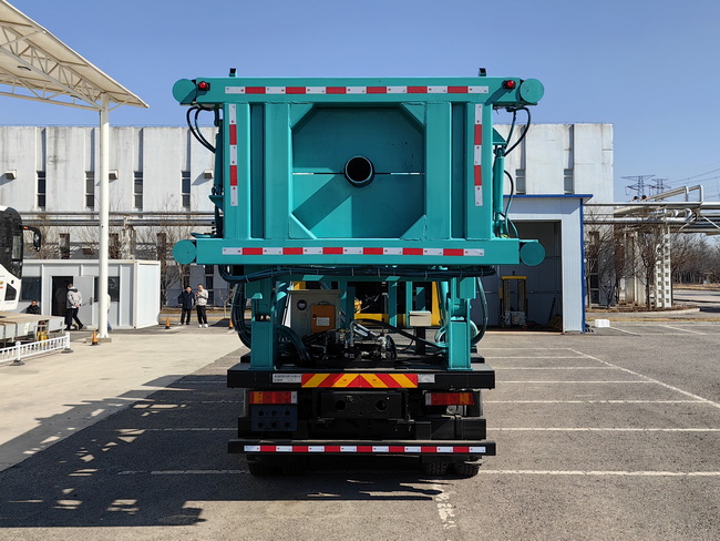 長(zhǎng)興德龍牌ZZZ5256TZJDF6鉆機(jī)車(chē)公告圖片