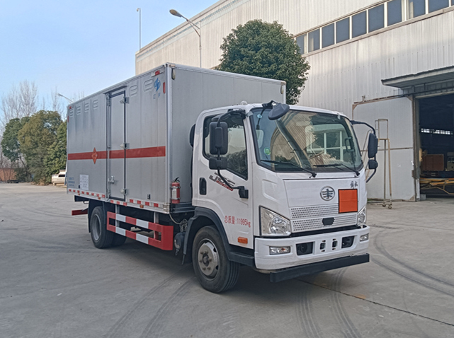 紅宇牌HYZ5121XQYCA爆破器材運輸車公告圖片