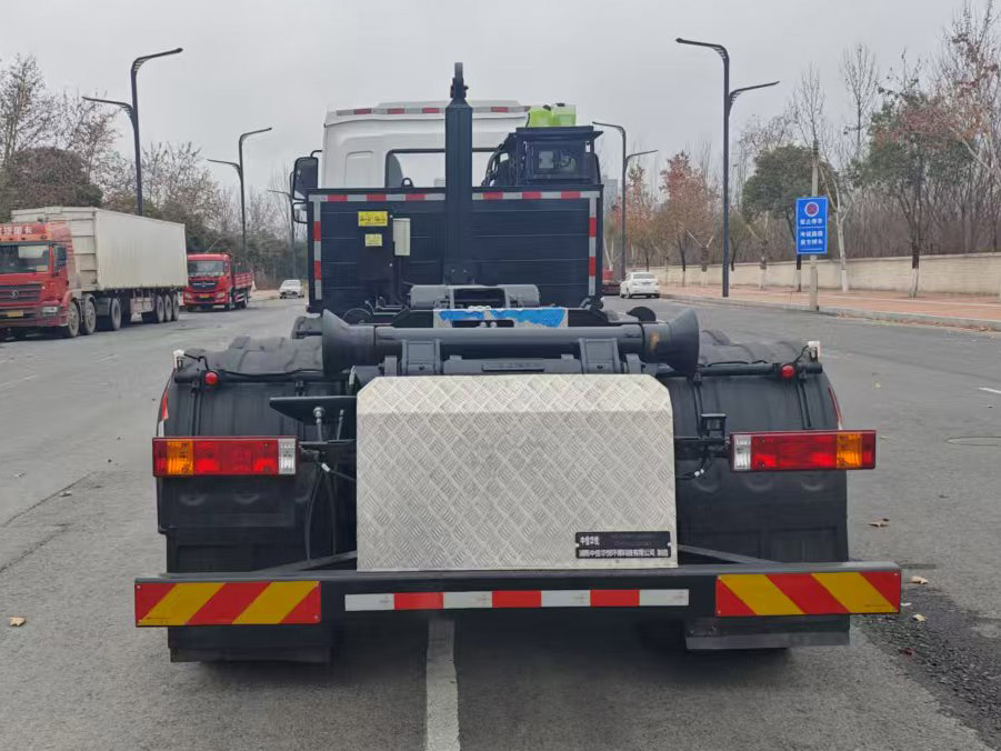 中佳華悅牌ZHN5310ZXXSXBEV純電動(dòng)車廂可卸式垃圾車公告圖片