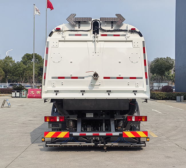 新環(huán)牌WX5181TXSBEV純電動洗掃車公告圖片