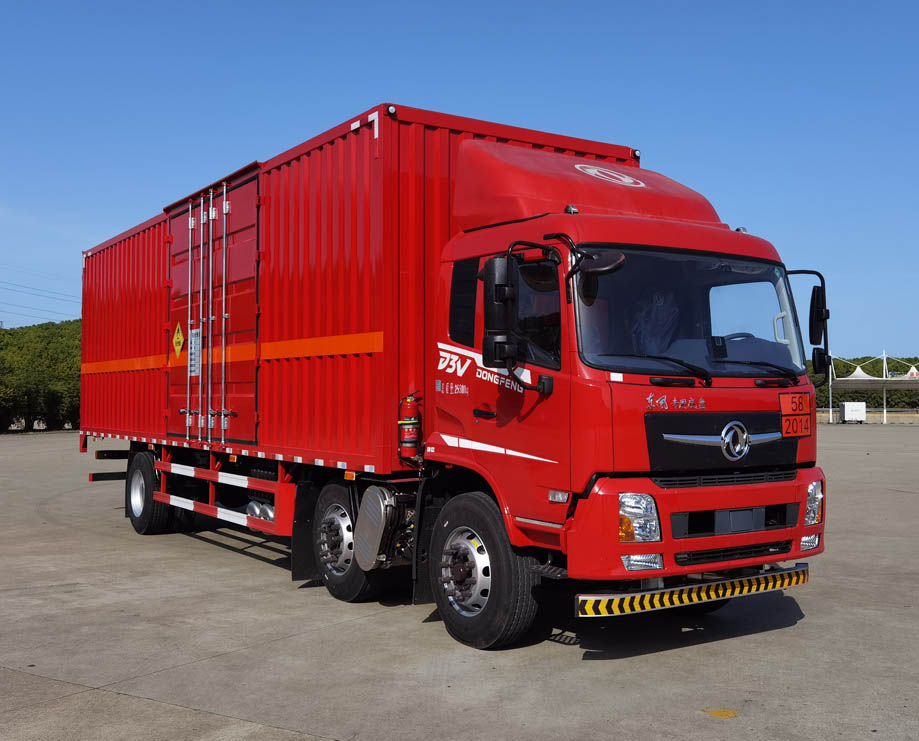 東駒牌LDW5263XYW6D氧化性物品廂式運(yùn)輸車