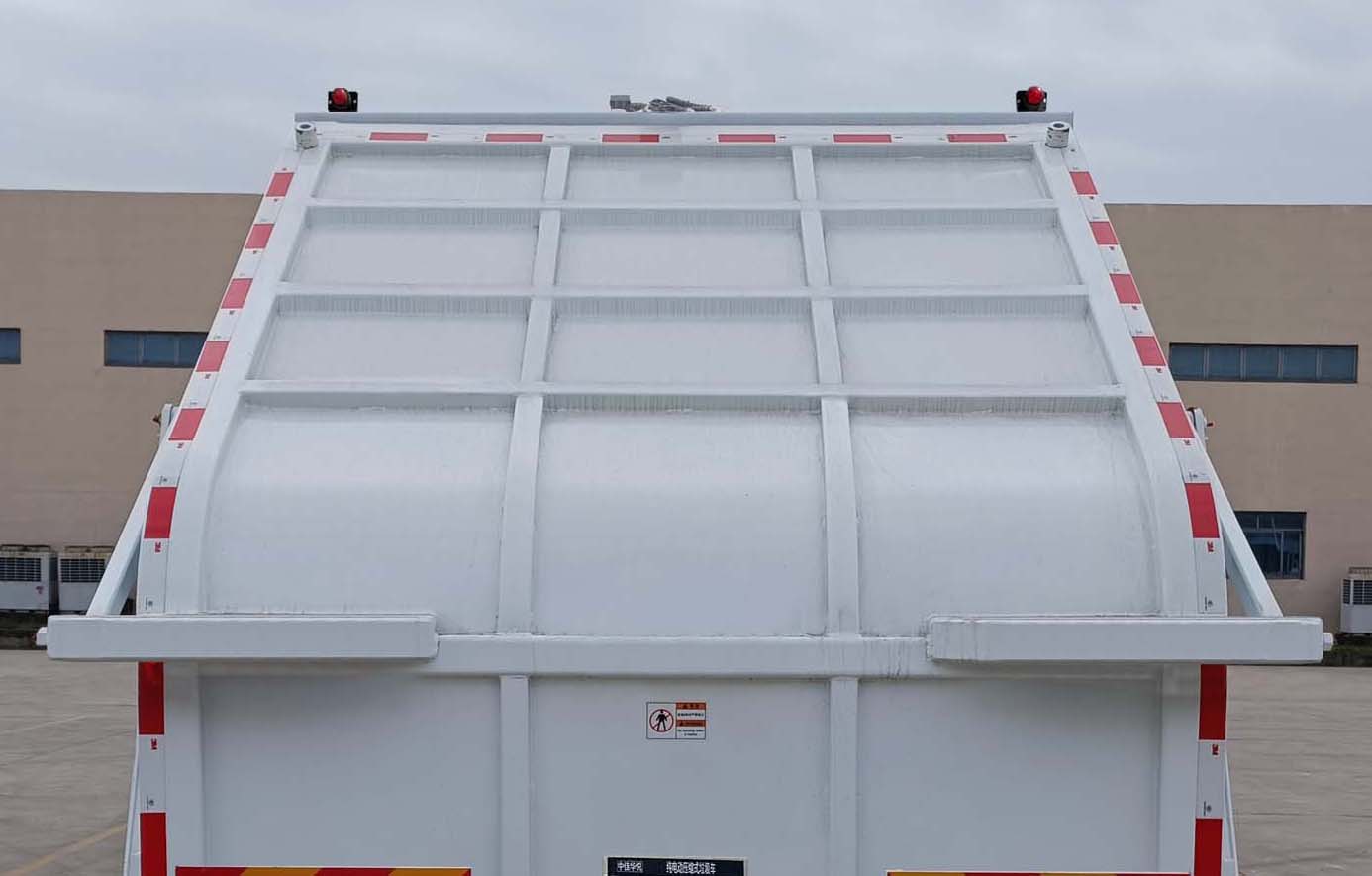 中佳華悅牌ZHN5180ZYSSXBEV純電動壓縮式垃圾車公告圖片