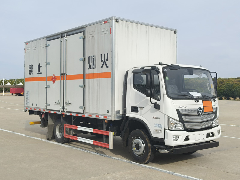 楚勝牌CSC5126XRQB6易燃?xì)怏w廂式運(yùn)輸車(chē)公告圖片