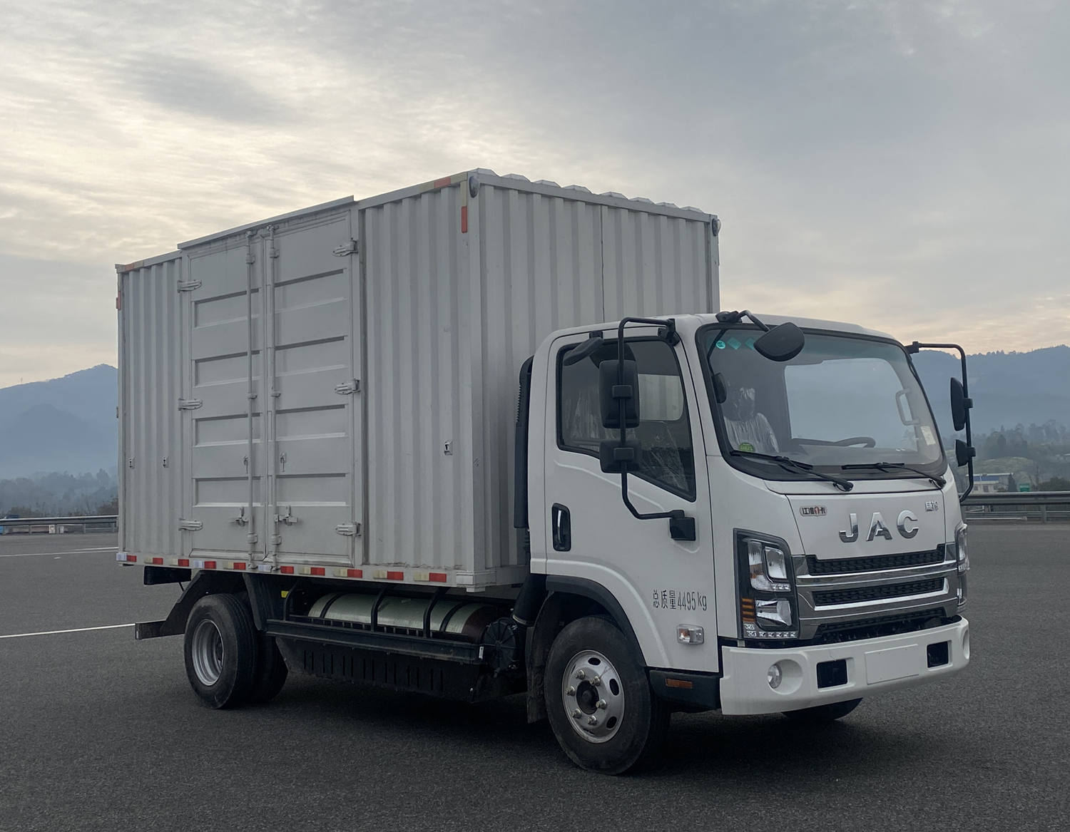 江淮牌HFC5045XXYP32N4C7NS廂式貨車公告圖片