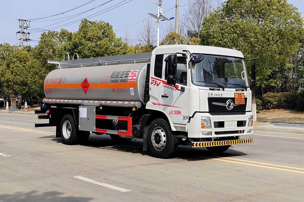 專威牌HTW5183GJYESQ6加油車公告圖片