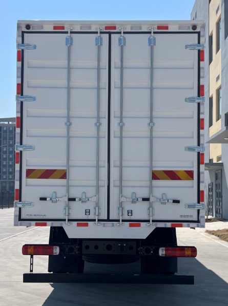 福田牌BJ5166XXY-02廂式貨車公告圖片