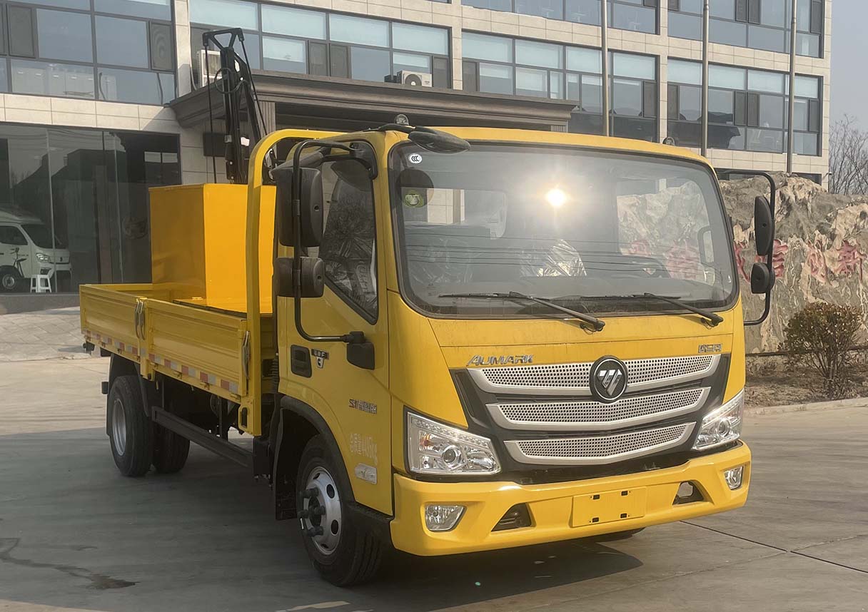 HLK5046TYHBJK1型綠化綜合養(yǎng)護(hù)車圖片