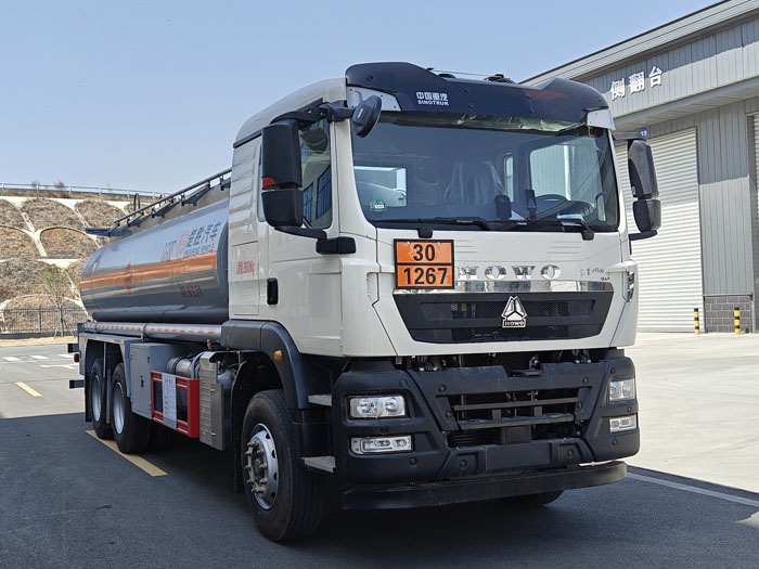 CSC5267GRYZ6型易燃液體罐式運輸車圖片