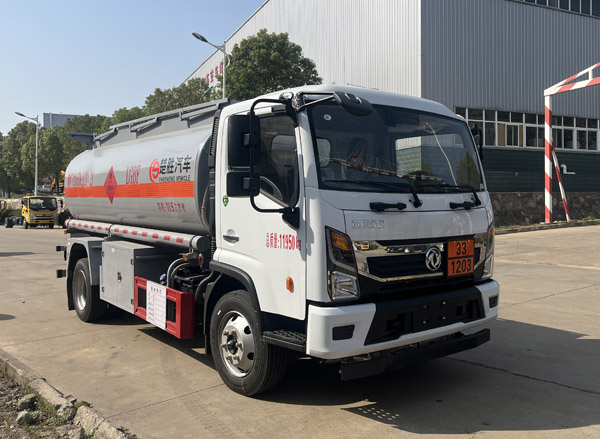 楚勝牌CSC5121GYY6運油車公告圖片