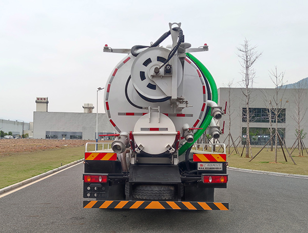 福龍馬牌FLM5180GQWDT6清洗吸污車(chē)公告圖片