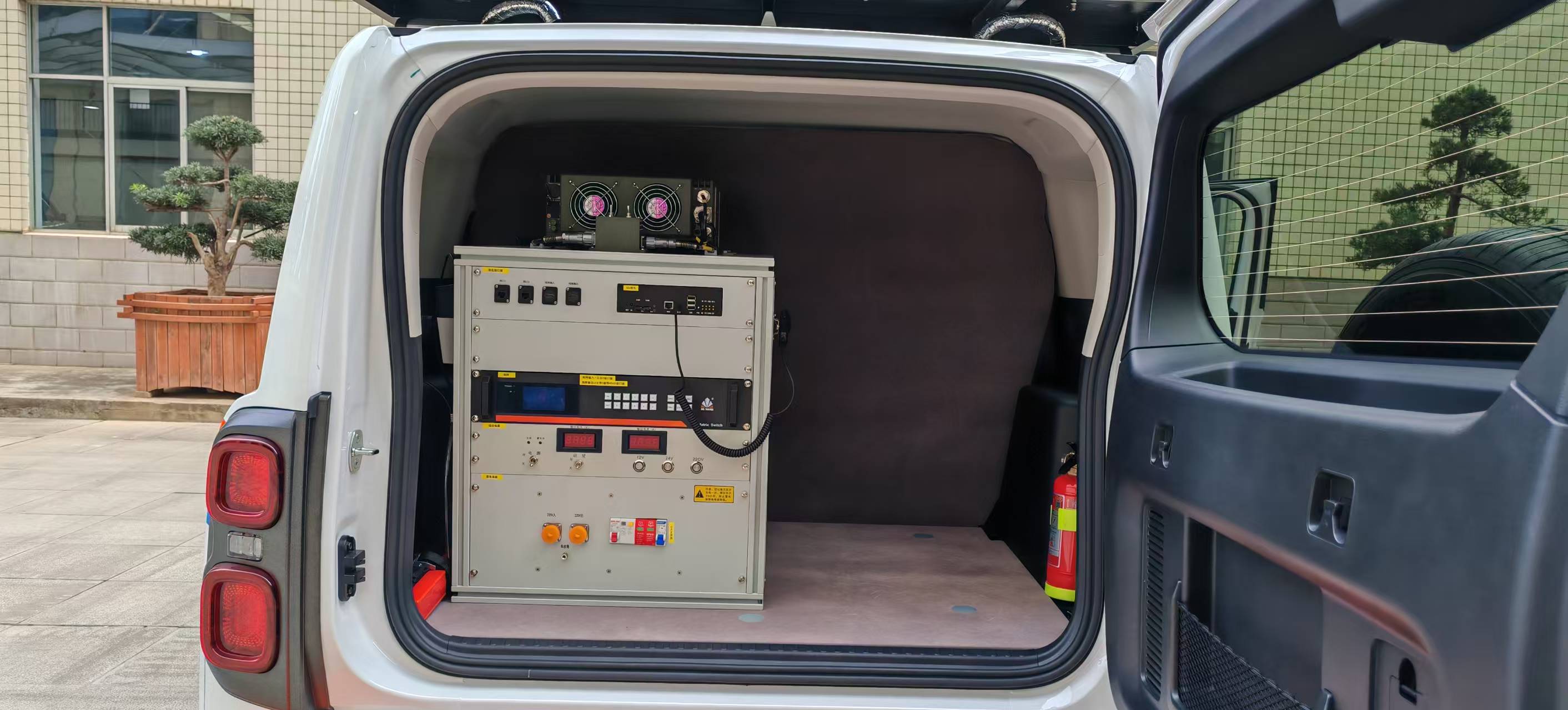 烽火卓信通牌SFH5036XTX6通信車(chē)公告圖片