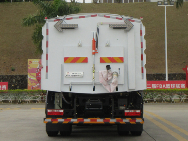 福龍馬牌FLM5180TXSDGFCEV燃料電池洗掃車公告圖片