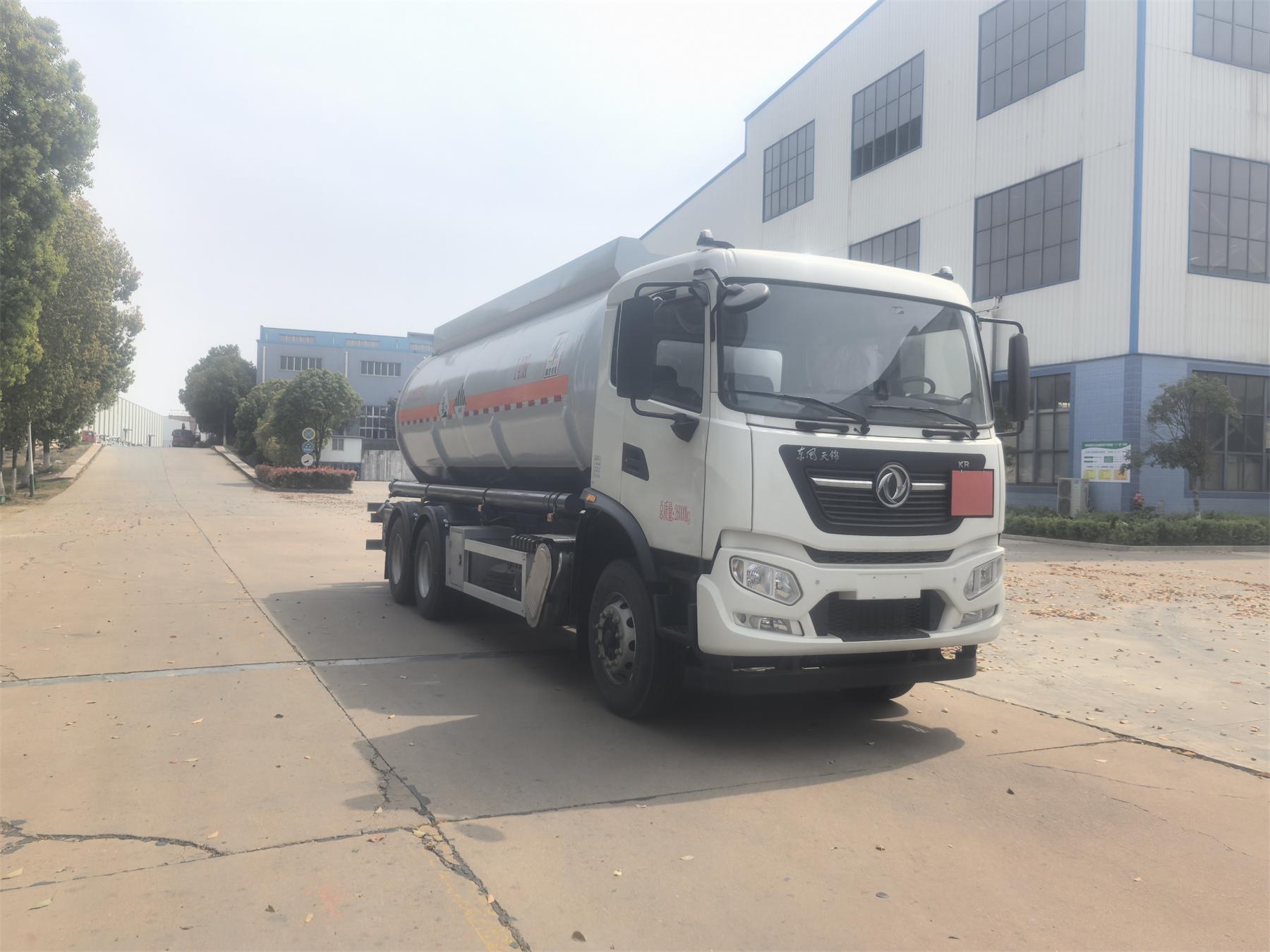 QXC5260GZWD6型雜項危險物品罐式運輸車圖片