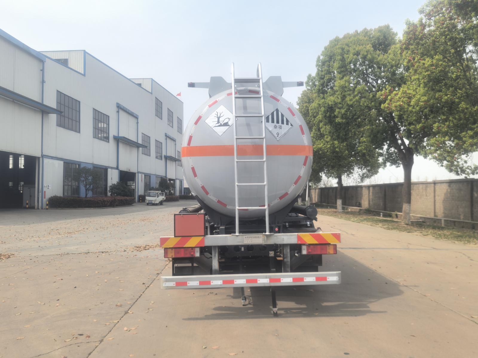 齊星牌QXC5260GZWD6雜項危險物品罐式運輸車公告圖片