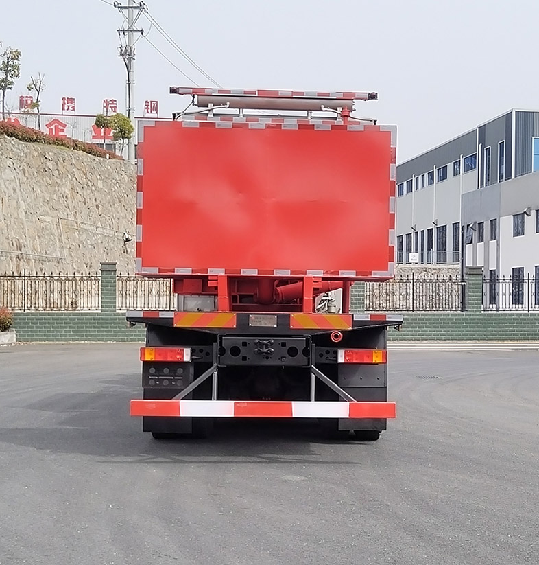 寶旭龍卡牌EBX5330TYL壓裂車公告圖片