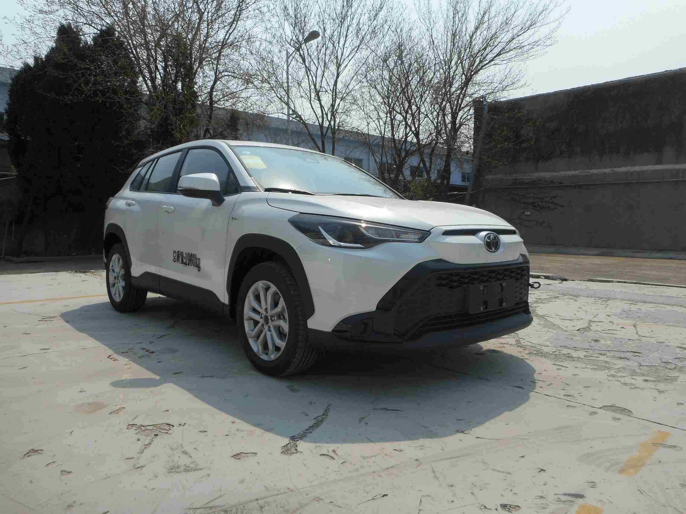 ZZT5021XDWHEV-6型混合動力流動服務(wù)車圖片