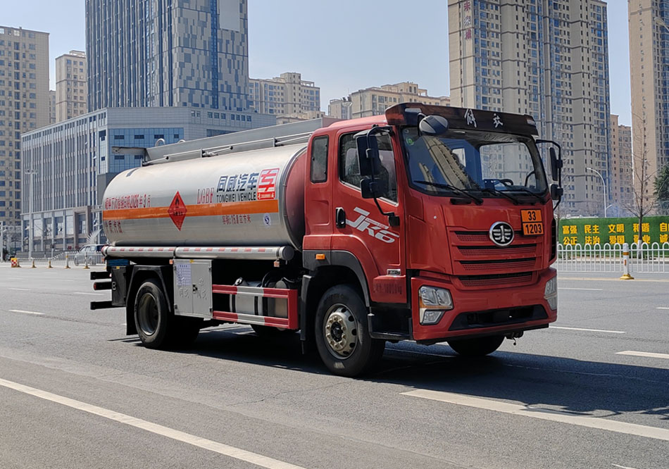 HTW5189GJYCAQ6型加油車圖片