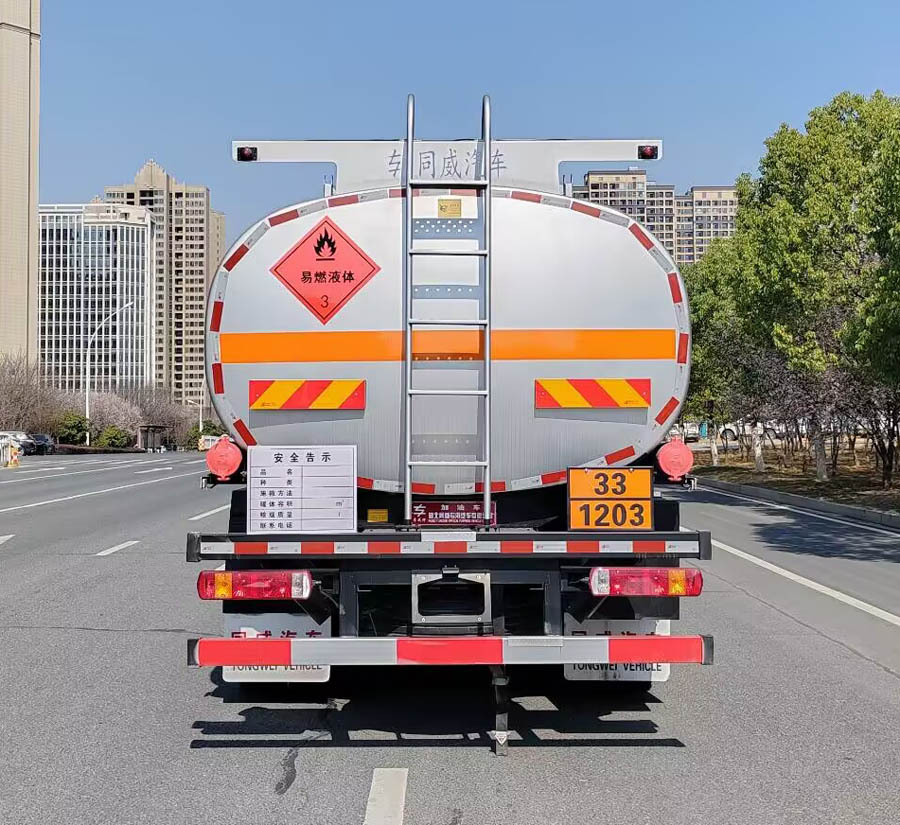 專威牌HTW5189GJYCAQ6加油車公告圖片