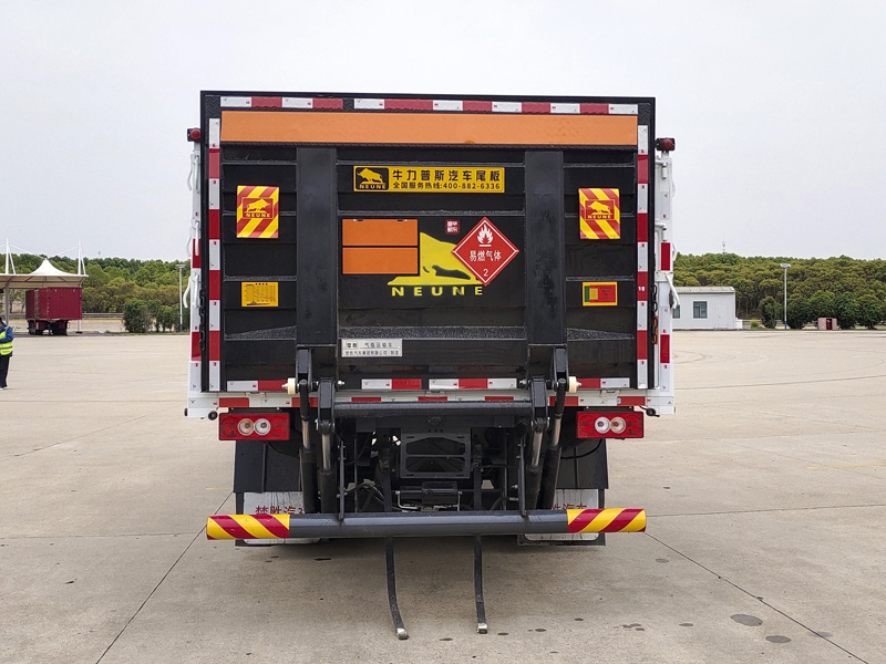 楚勝牌CSC5128TQPBK6氣瓶運(yùn)輸車公告圖片